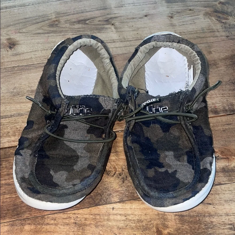 Hey Dude Green and Brown Moccasins Comfortable Casual Shoes, boys size 1
